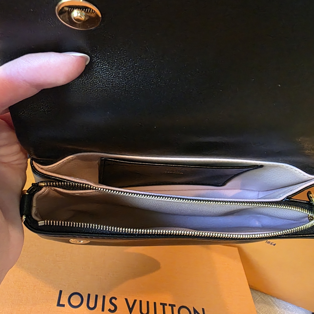 Louis Vuitton Pochette Coussin Black Leather Crossbody Bag - Picture 4 of 10
